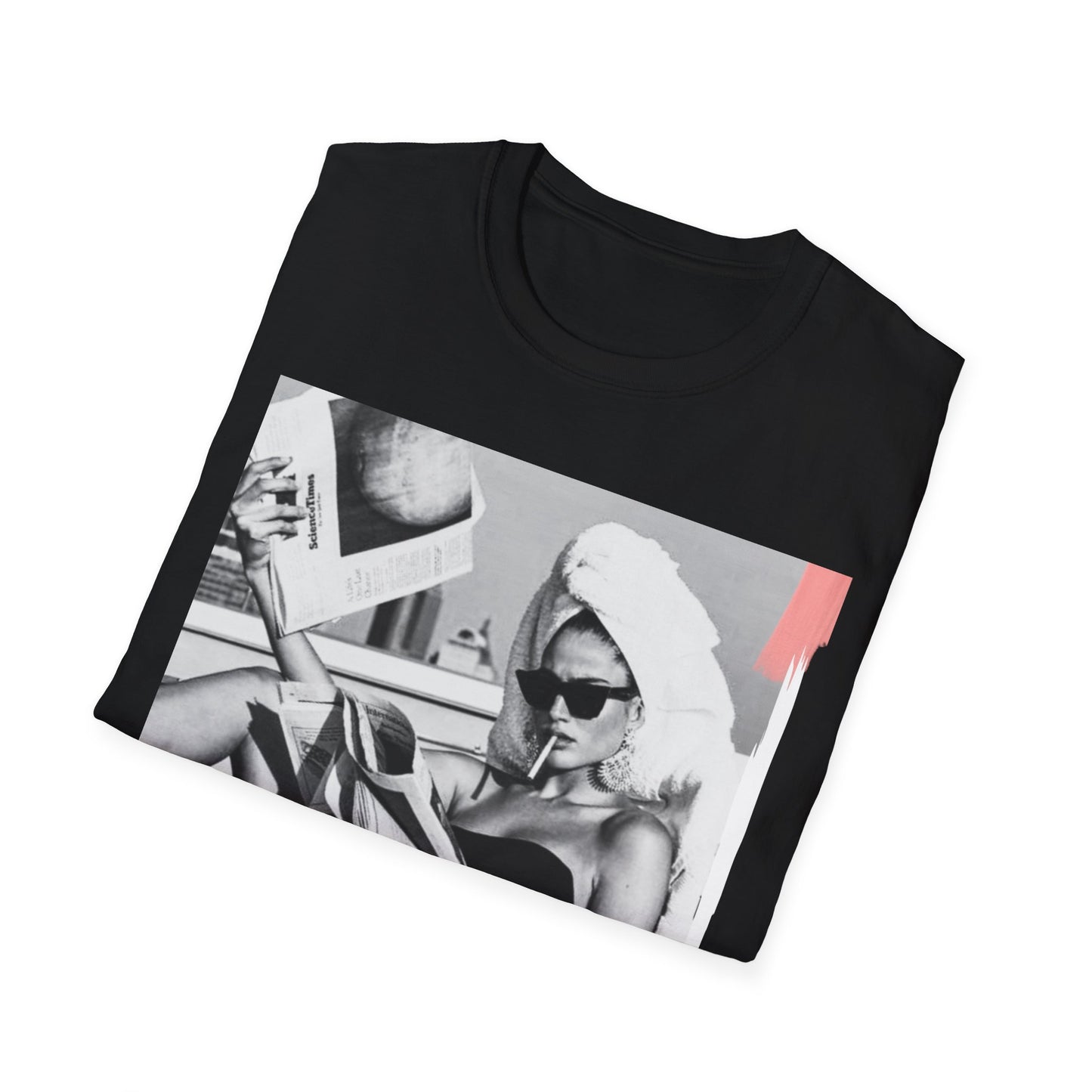 GIRL BOSS Classic Fit AmplifyDestroy Print Tee Shirt Model Black White Model