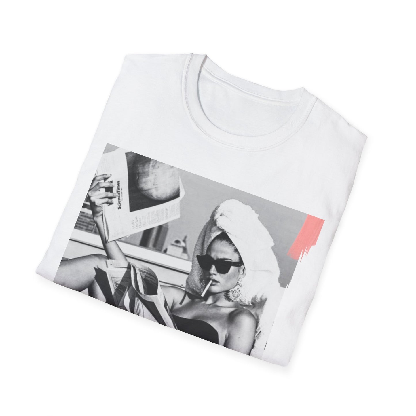 GIRL BOSS Classic Fit AmplifyDestroy Print Tee Shirt Model Black White Model