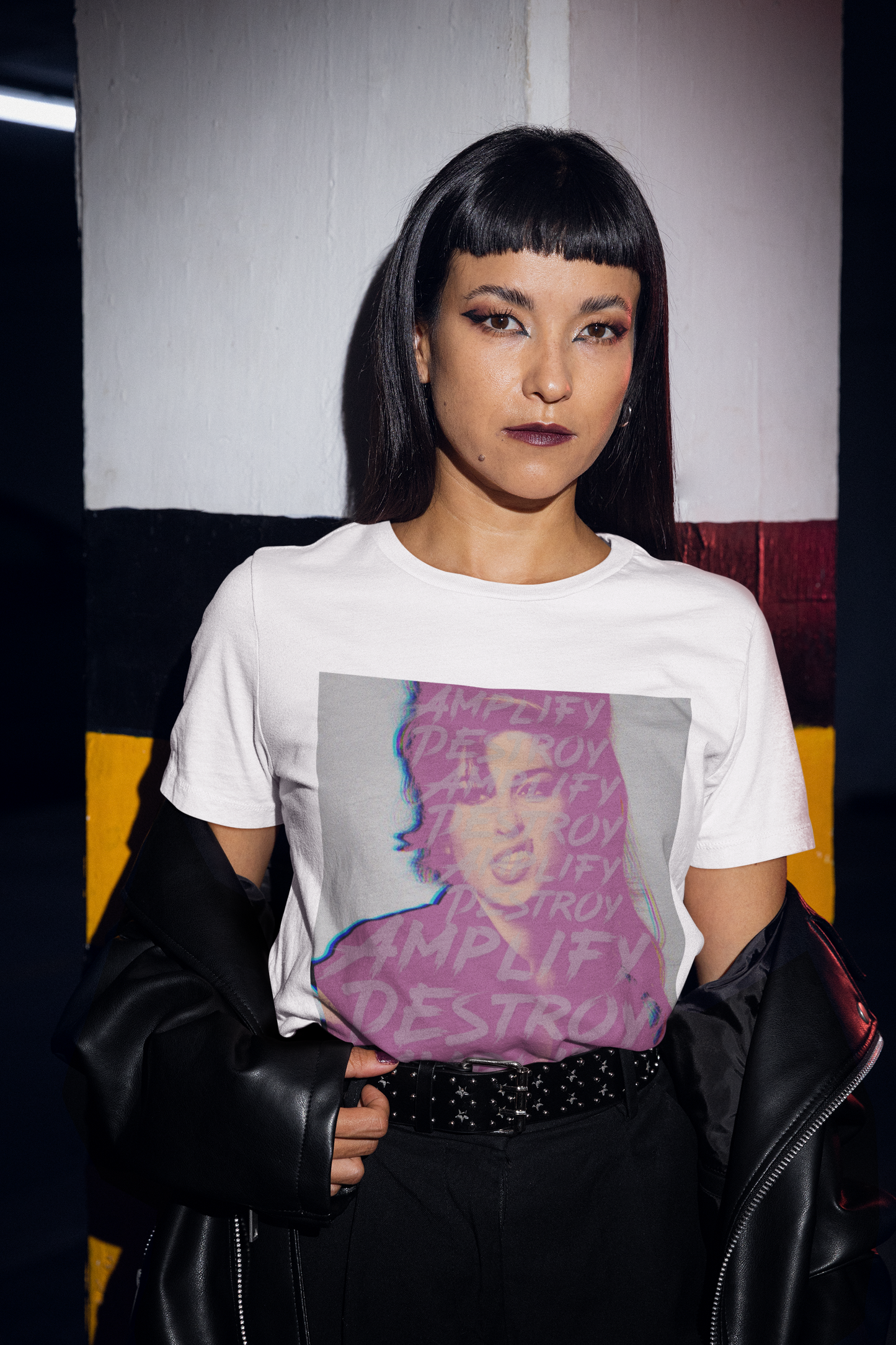 AMY Classic Fit AmplifyDestroy Print Tee Shirt Amy WInehouse