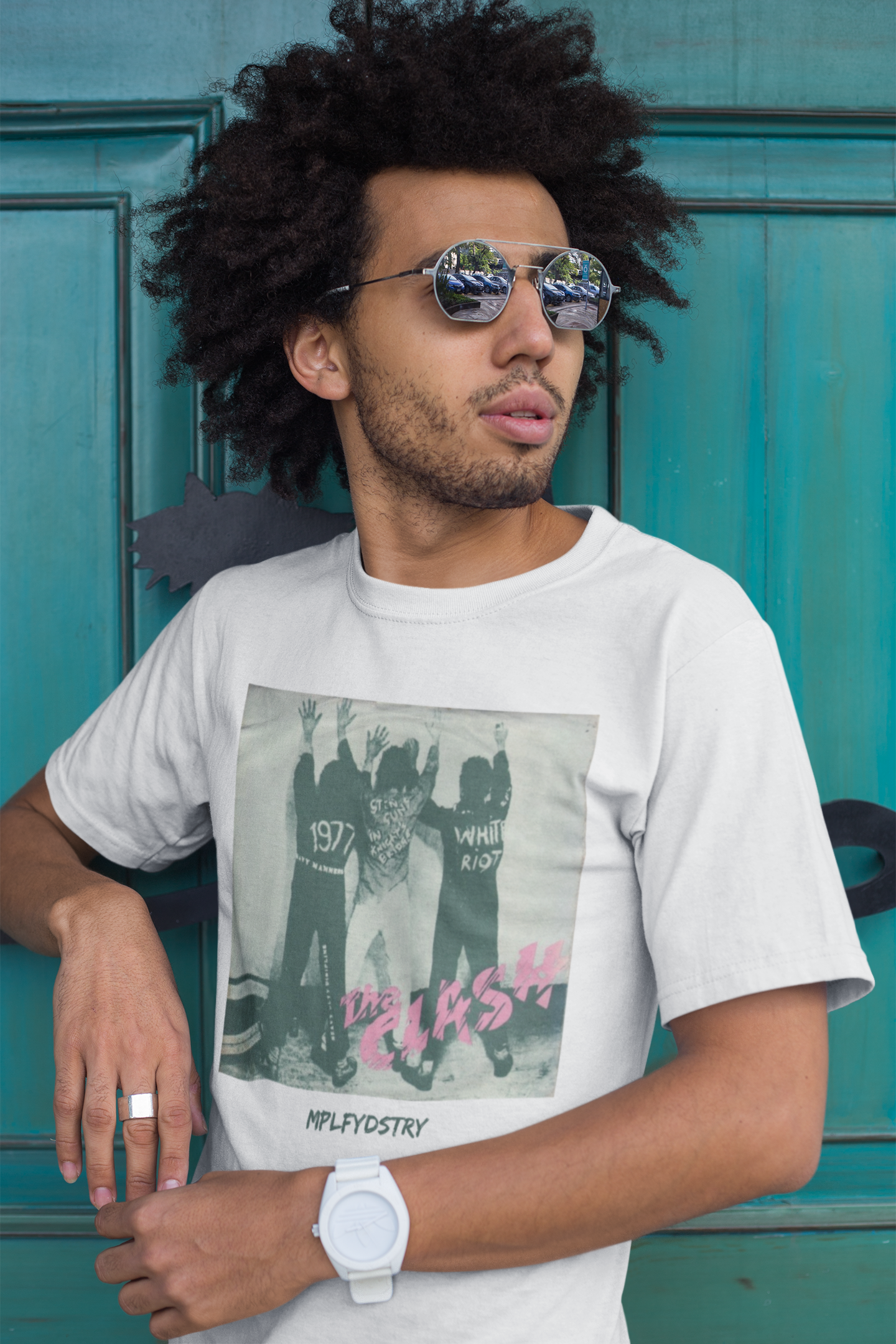 CLASH Classic Fit AmplifyDestroy Tee Shirt The Clash White Riot Joe St