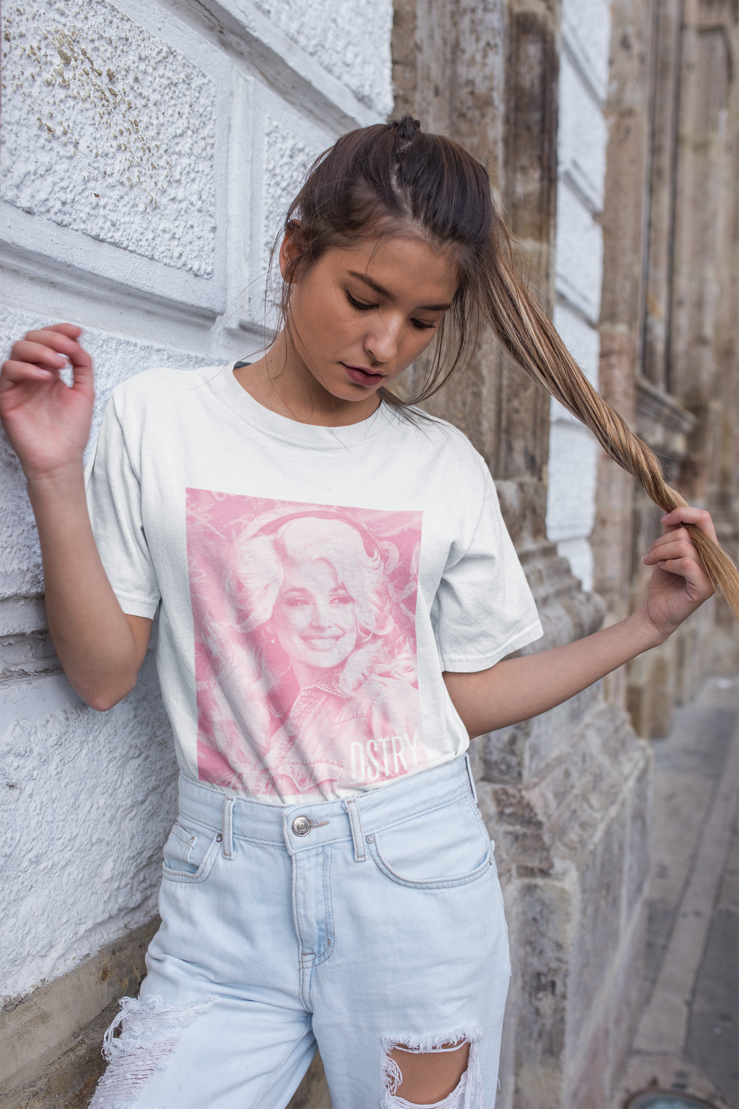 DOLLY Classic Fit AmplifyDestroy Print Tee Shirt Dolly Parton Pink White